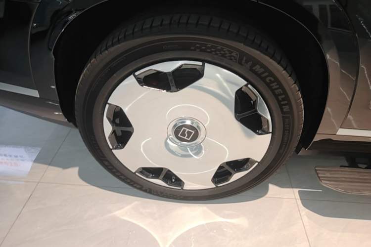Used Zeekr 9X 2025 Hyper Edition Right Rear Wheel Hub