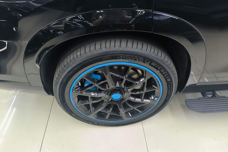 Used Zeekr 9X 2025 Moon Black Edition 70kWh Right Rear Wheel Hub