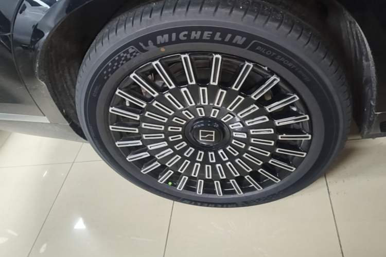 Used Zeekr 9X 2025 Ultra Edition 70kWh Right Rear Wheel Hub