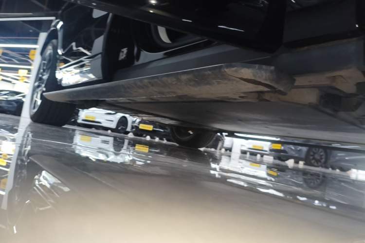 Used Zeekr 9X 2025 Ultra Edition 70kWh Right Side Sill