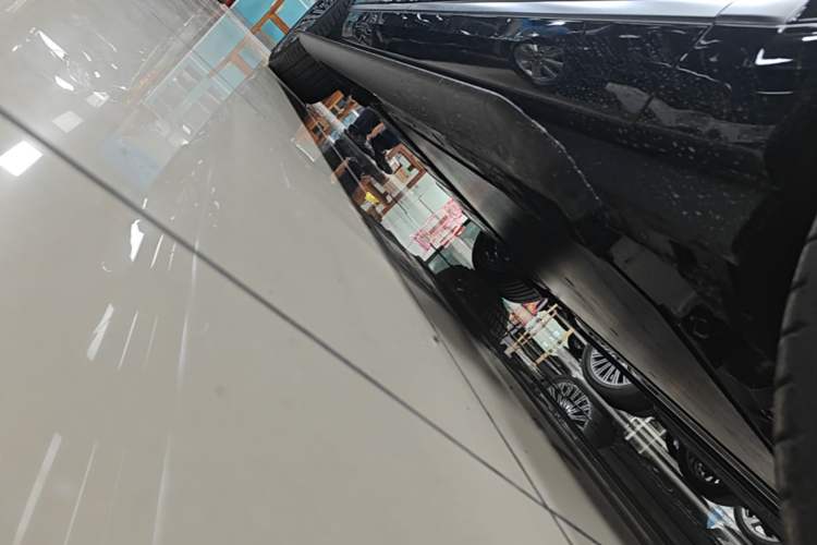 Used Zeekr 9X 2025 Ultra Edition 70kWh Right Side Sill