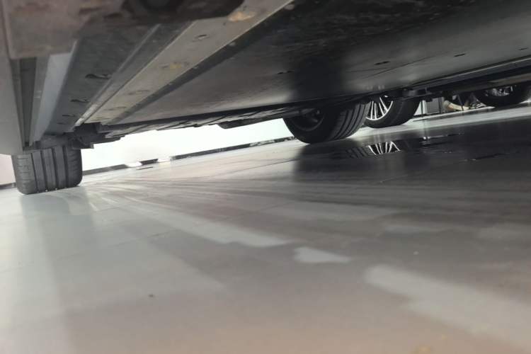 Used Zeekr 9X 2025 Hyper Edition Right Side Sill