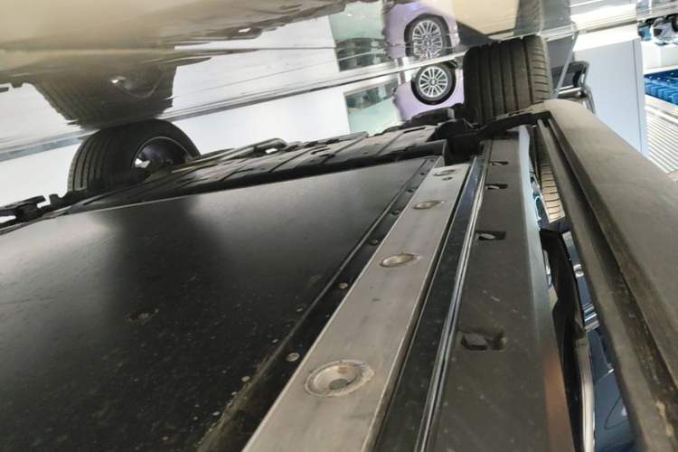 Used Zeekr 9X 2025 Hyper Edition Right Side Sill