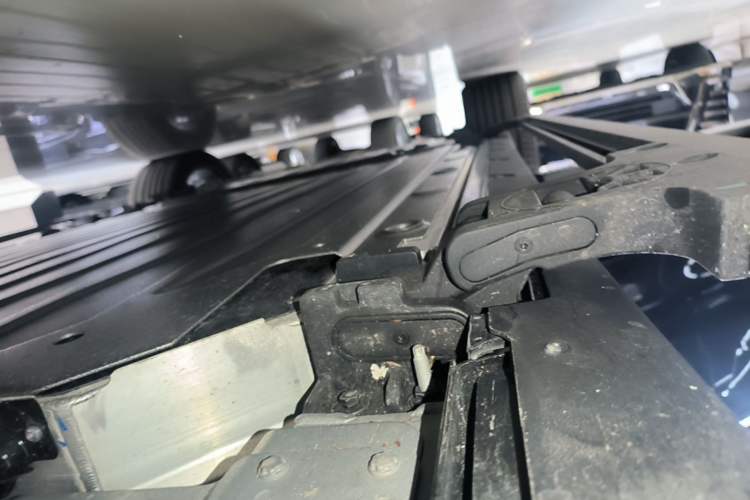 Used Zeekr 9X 2025 Moon Black Edition 70kWh Right Side Sill