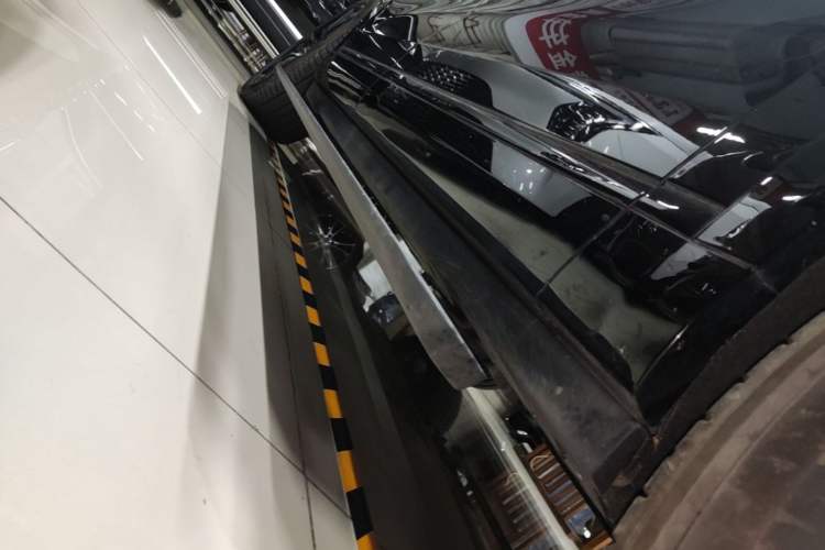 Used Zeekr 9X 2025 Hyper Edition Right Side Sill