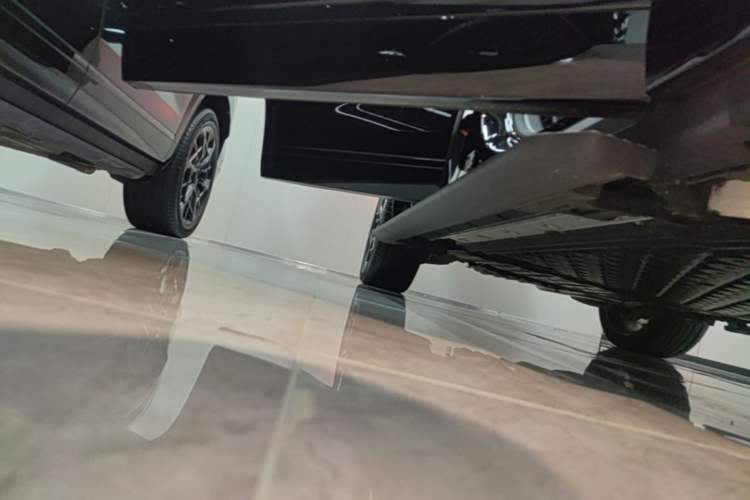 Used Zeekr 9X 2025 Moon Black Edition 70kWh Right Side Sill