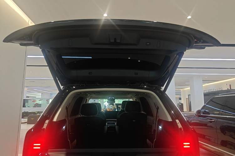 Used Zeekr 9X 2025 Hyper Edition Trunk