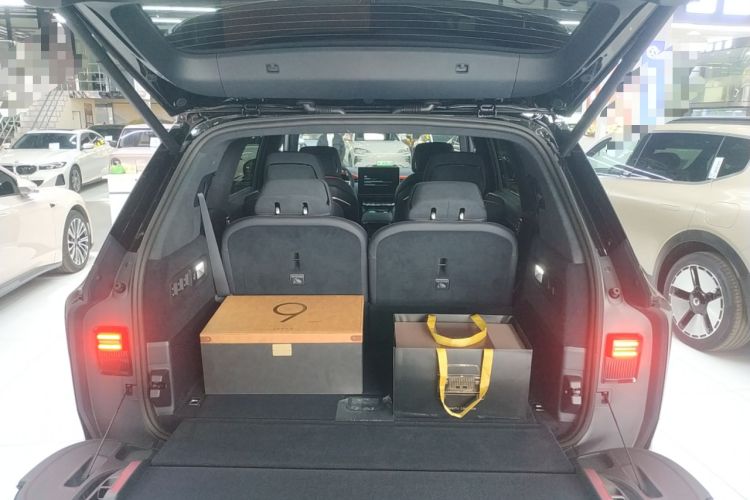 Used Zeekr 9X 2025 Moon Black Edition 70kWh Trunk
