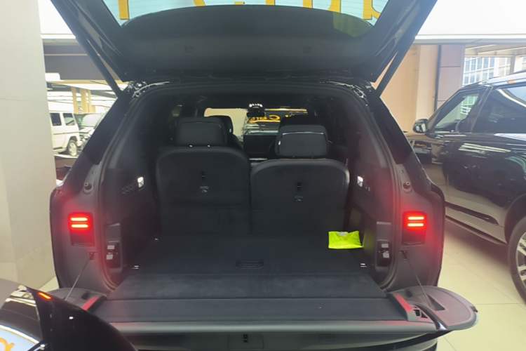 Used Zeekr 9X 2025 Moon Black Edition 70kWh Trunk