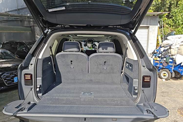 Used Zeekr 9X 2025 Max Edition Trunk