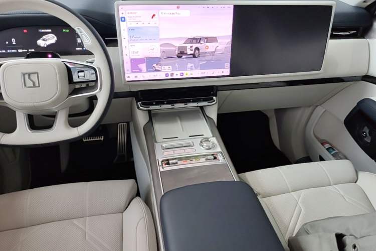 Used Zeekr 9X 2025 Hyper Edition Audio And AC Panel