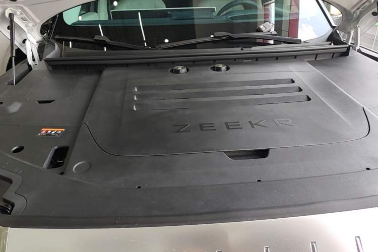 Used Zeekr 9X 2025 Hyper Edition Engine Bay