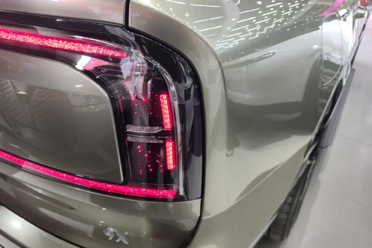 Used Zeekr 9X 2025 Hyper Edition Exterior 3