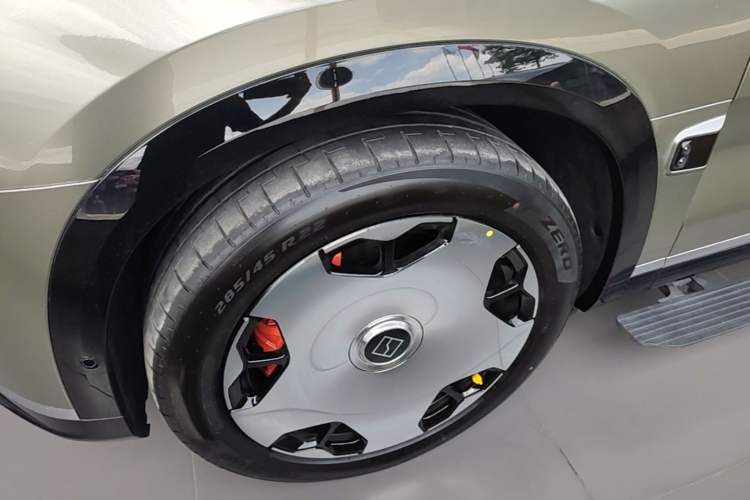 Used Zeekr 9X 2025 Hyper Edition Exterior 4