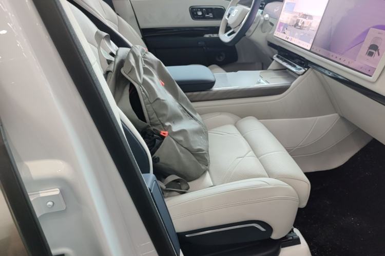 Used Zeekr 9X 2025 Hyper Edition Right Front Seat