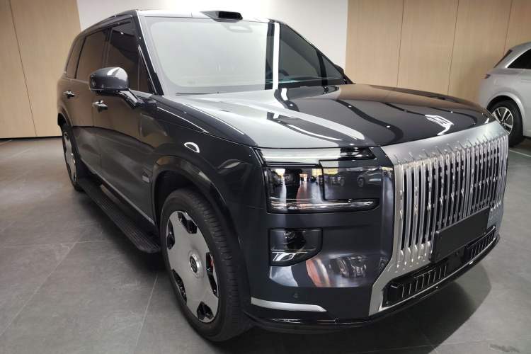 Used Zeekr 9X 2025 Ultra Edition 70kWh Front Right 45 Deg
