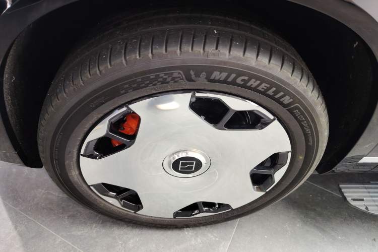 Used Zeekr 9X 2025 Ultra Edition 70kWh Left Front Wheel Hub