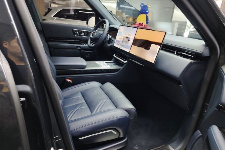 Used Zeekr 9X 2025 Ultra Edition 70kWh Right Front Seat