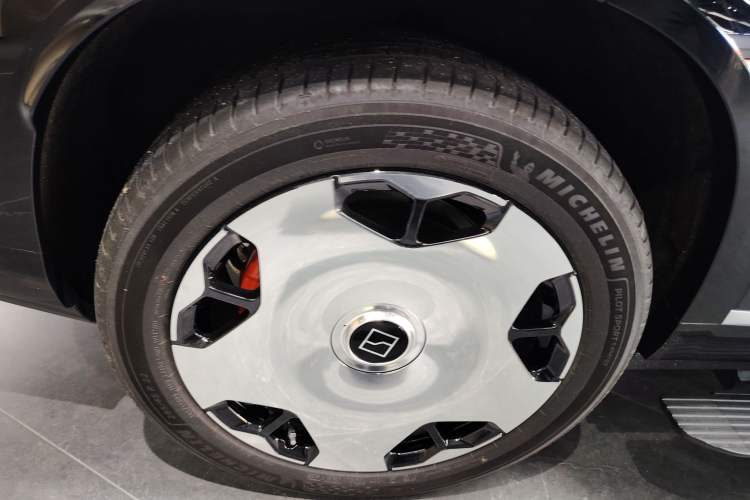 Used Zeekr 9X 2025 Ultra Edition 70kWh Right Rear Wheel Hub