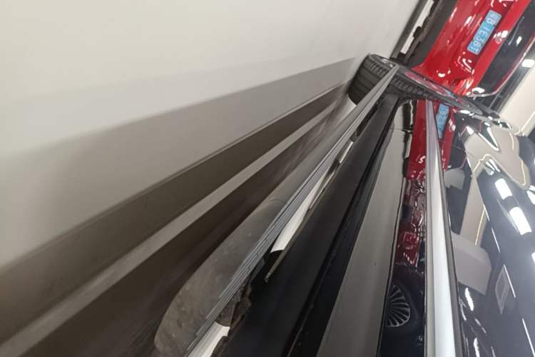 Used Zeekr 9X 2025 Hyper Edition Right Side Sill