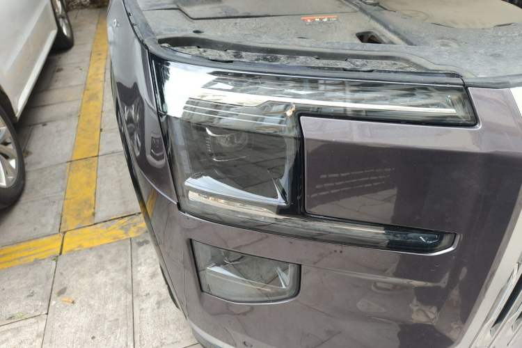 Used Zeekr 9X 2025 Ultra Edition 70kWh Right Front Headlight