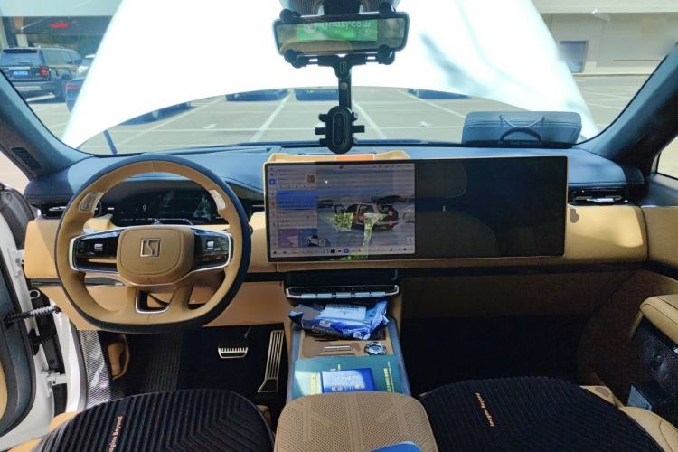 Used Zeekr 9X 2025 Hyper Edition Center Console