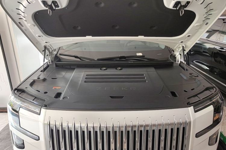 Used Zeekr 9X 2025 Hyper Edition Engine Bay