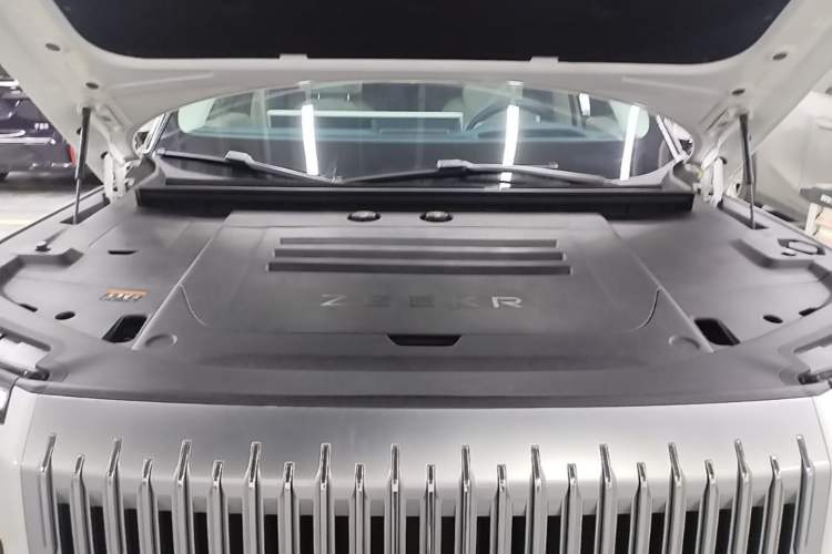 Used Zeekr 9X 2025 Ultra Edition 70kWh Engine Bay