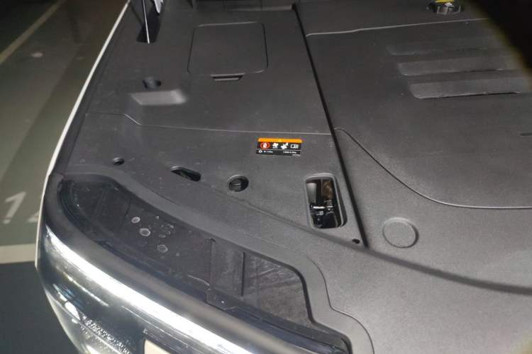 Used Zeekr 9X 2025 Hyper Edition Engine Bay Right