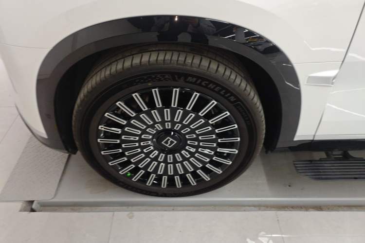 Used Zeekr 9X 2025 Max Edition Exterior 4