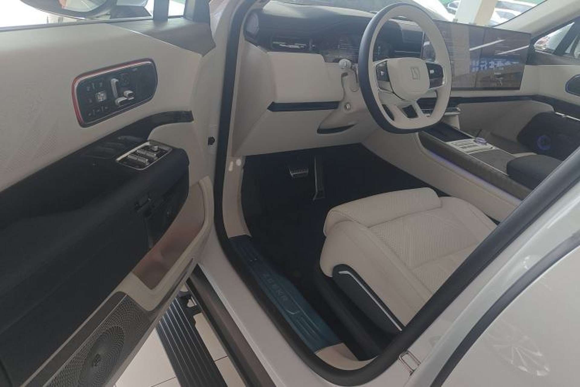 Used Zeekr 9X 2025 Max Edition Interior 3