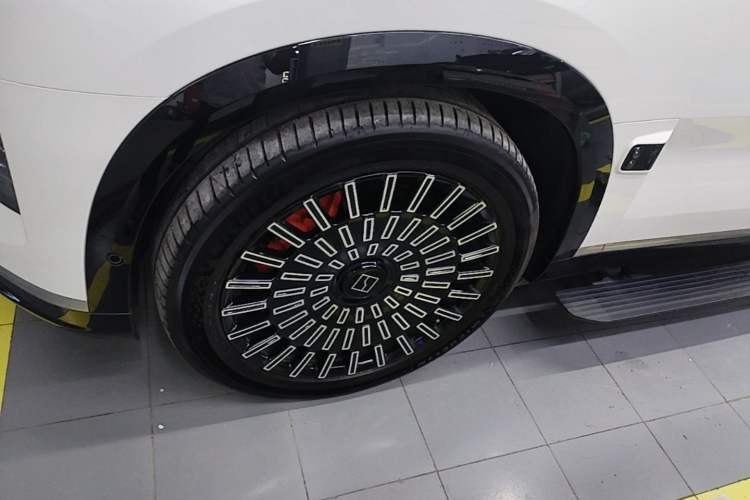 Used Zeekr 9X 2025 Ultra Edition 70kWh Left Front Wheel Hub