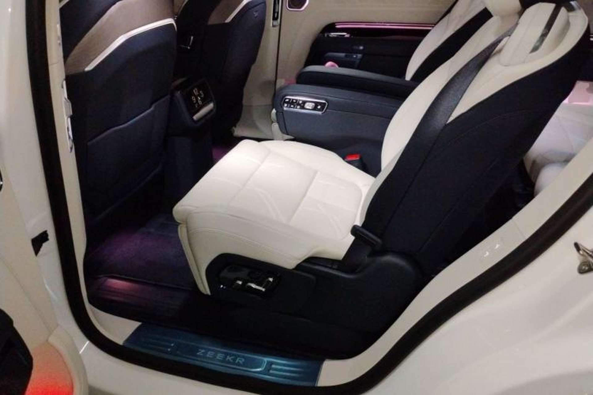 Used Zeekr 9X 2025 Hyper Edition Left Rear Seat