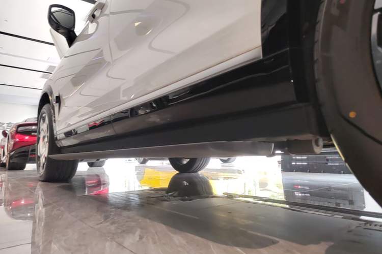 Used Zeekr 9X 2025 Hyper Edition Left Side Sill