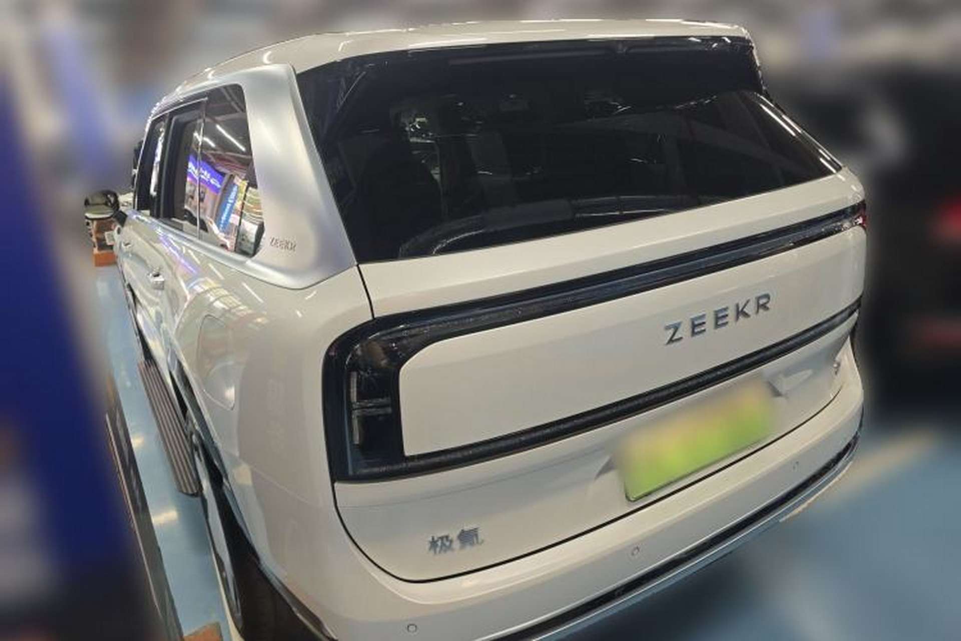 Used Zeekr 9X 2025 Ultra Edition 70kWh Rear Left 45 Deg