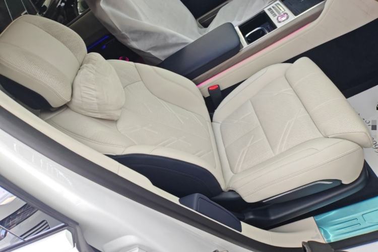 Used Zeekr 9X 2025 Ultra Edition 70kWh Right Front Seat