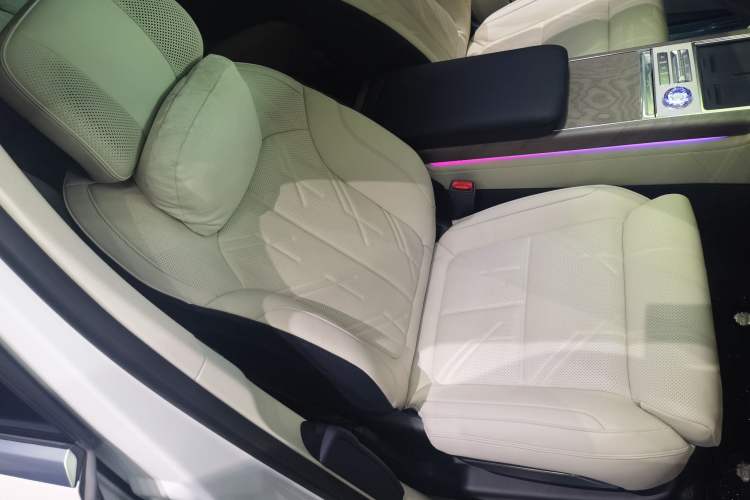 Used Zeekr 9X 2025 Ultra Edition 70kWh Right Front Seat