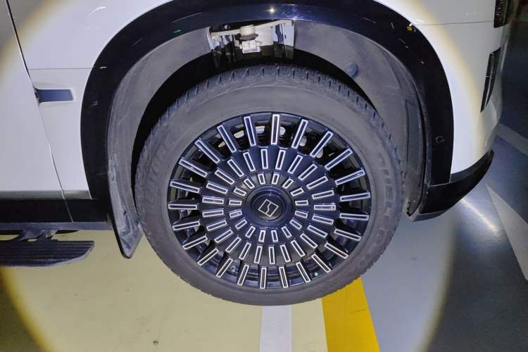 Used Zeekr 9X 2025 Max Edition Right Front Wheel Hub