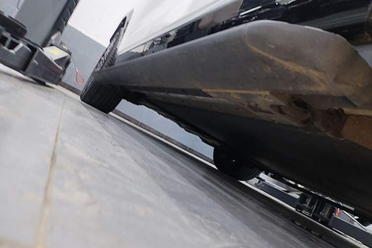 Used Zeekr 9X 2025 Ultra Edition 70kWh Right Side Sill