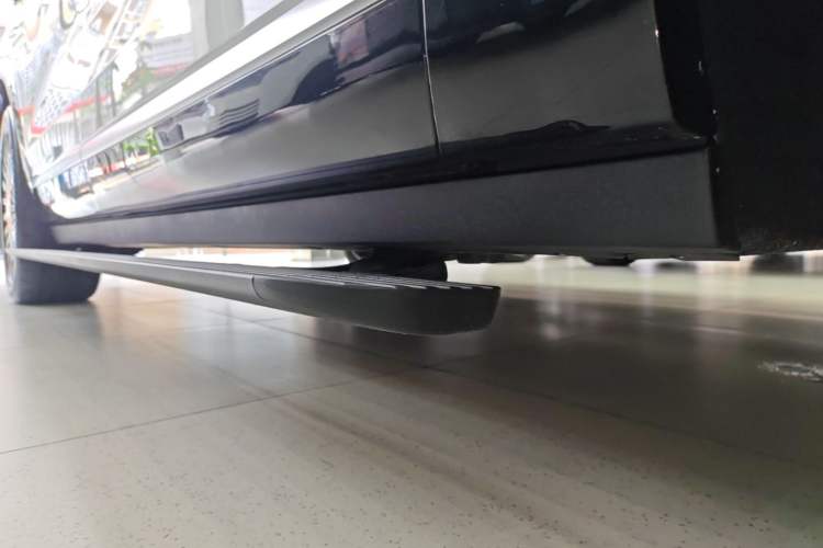 Used Zeekr 9X 2025 Ultra Edition 70kWh Right Side Sill