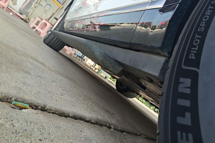 Used Zeekr 9X 2025 Hyper Edition Right Side Sill