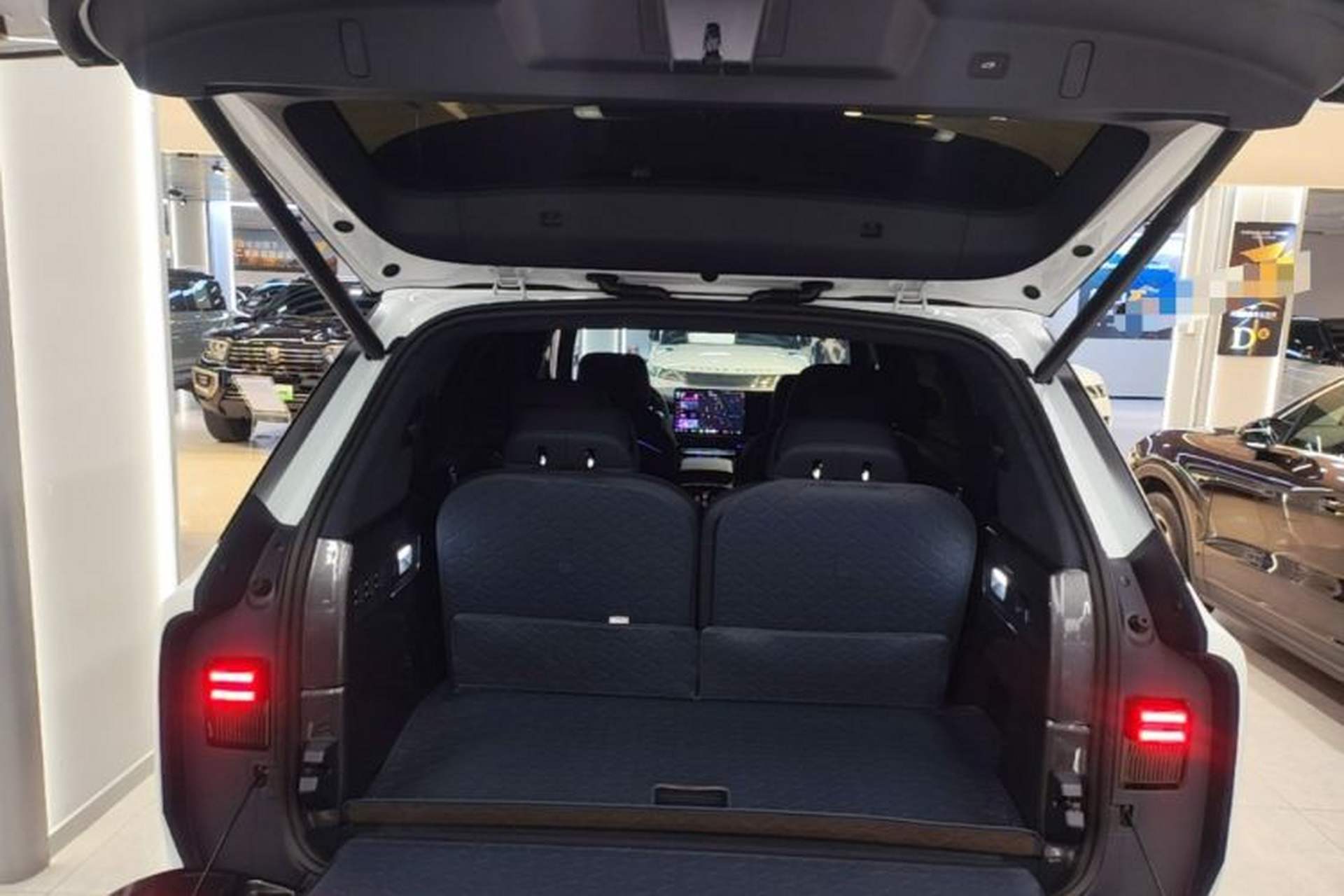 Used Zeekr 9X 2025 Hyper Edition Trunk
