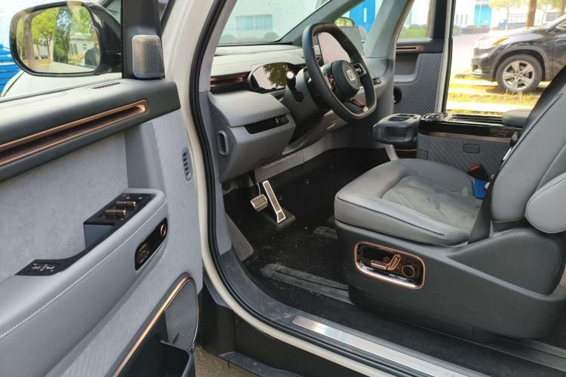 Used Zeekr MIX 2025 Long-Range Intelligent Driving Edition Driver Seat