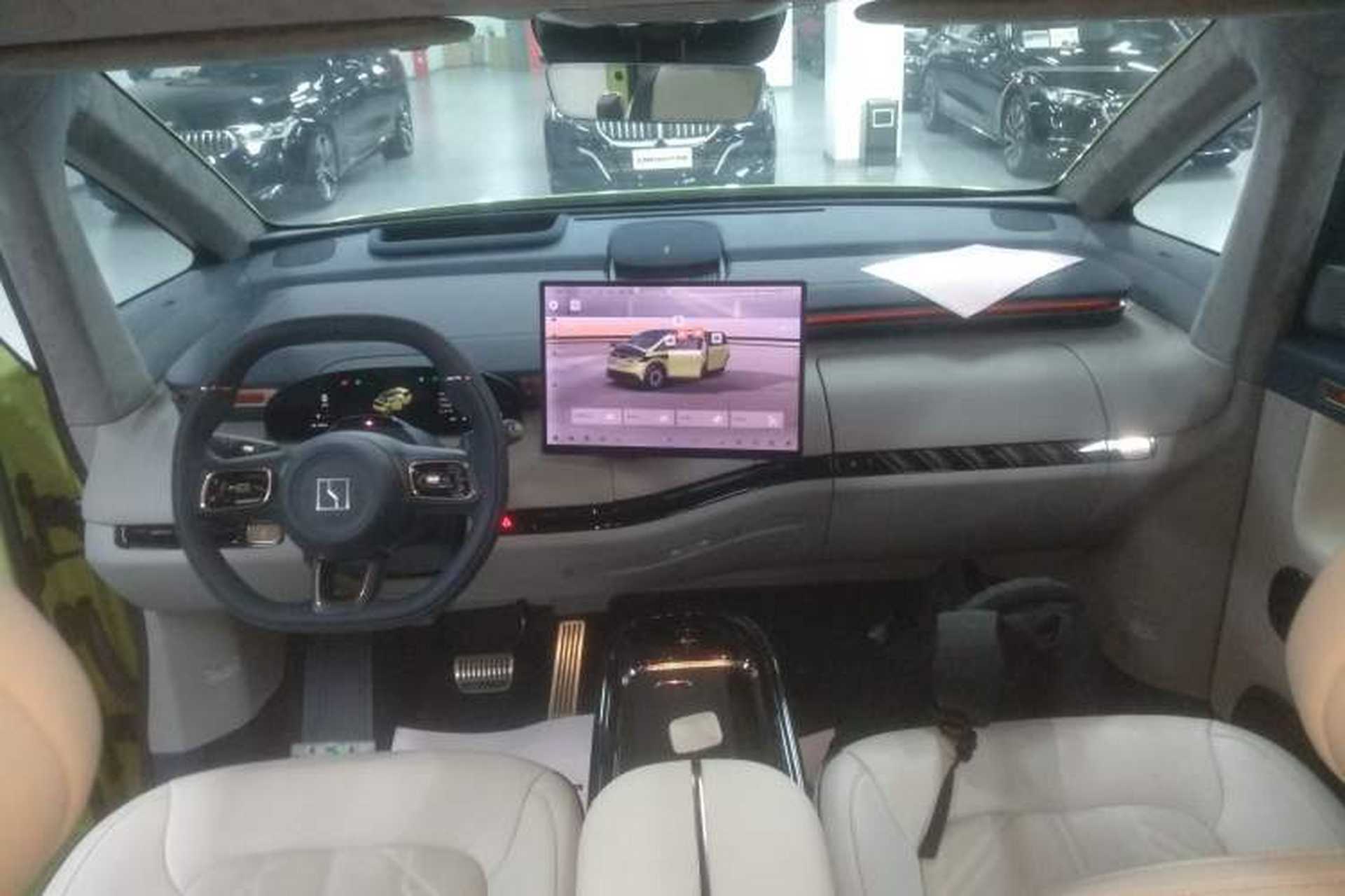 Used Zeekr MIX 2025 Long-Range Intelligent Driving Edition Center Console