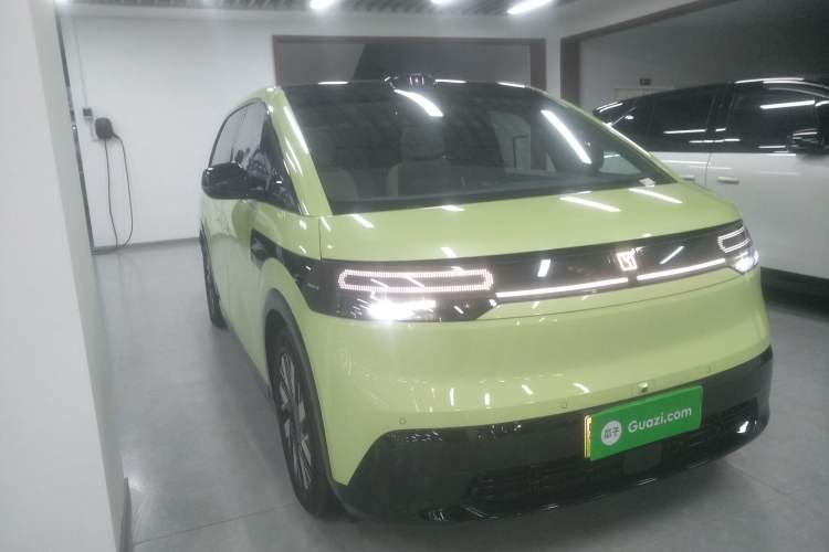 Used Zeekr MIX 2025 Long-Range Intelligent Driving Edition Front Right 45 Deg