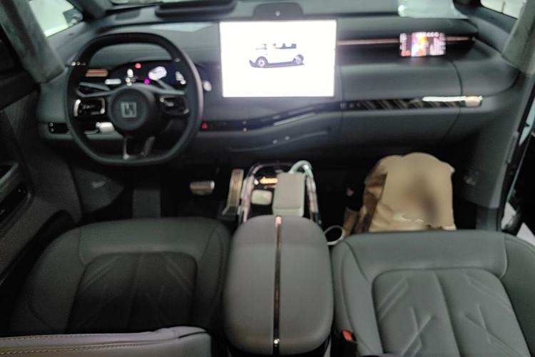 Used Zeekr MIX 2025 Intelligent Driving Version Center Console
