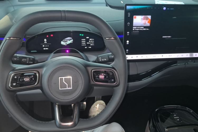 Used Zeekr MIX 2025 Intelligent Driving Version Center Console