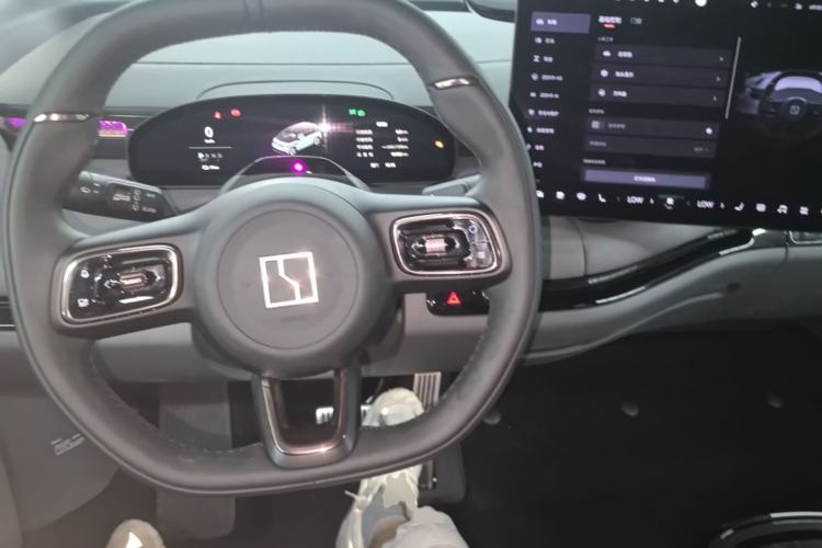 Used Zeekr MIX 2025 Intelligent Driving Version Center Console