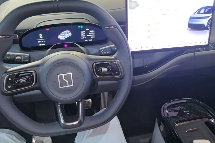Used Zeekr MIX 2025 Intelligent Driving Version Center Console