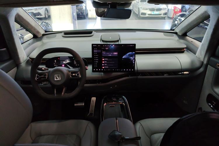 Used Zeekr MIX 2025 Long-Range Intelligent Driving Edition Center Console